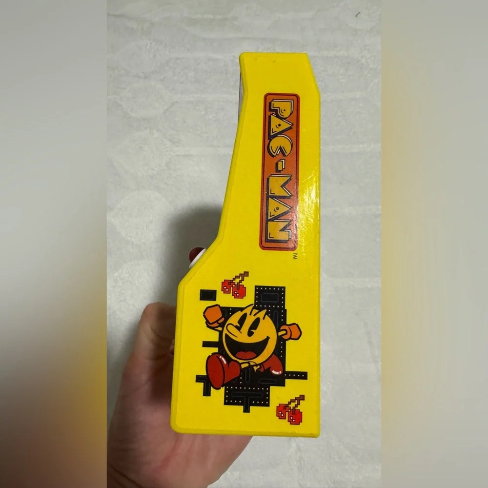 PAC-MAN Retro Handheld Mini Game Bandai Yellow